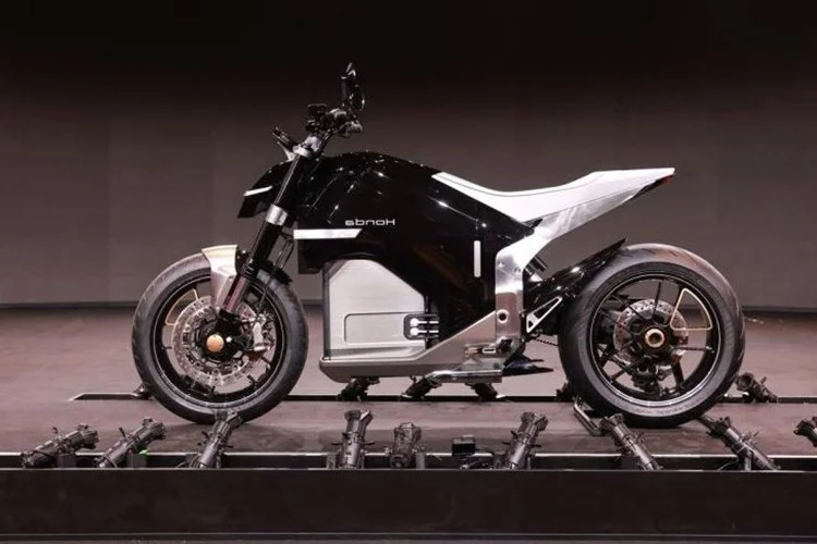 Honda Revolutionizes Urban Commuting with 500cc Class Electric Moto