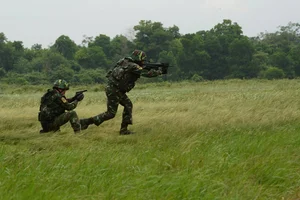 Tactical Excellence: Special Forces Helicopter Landing Drills - image 0