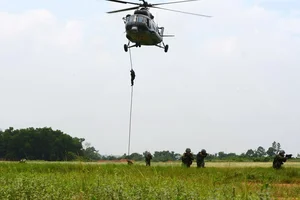Tactical Excellence: Special Forces Helicopter Landing Drills - image 10