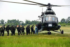 Tactical Excellence: Special Forces Helicopter Landing Drills - image 2