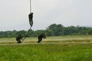 Tactical Excellence: Special Forces Helicopter Landing Drills - image 3