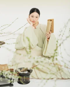 Actress Jun Vu Stuns in Traditional Ancient Vietnamese Attire as a Grand Princess - image 3
