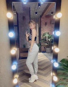 The Ageless Charm of V-Pop Queen Khởi My: Maintaining a Youthful Glow at Age 35 - image 0