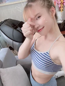 The Ageless Charm of V-Pop Queen Khởi My: Maintaining a Youthful Glow at Age 35 - image 2