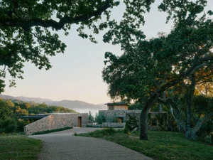 California Hillside Villa: Harmonizing Architecture with Nature Through Spatial Dispersion - image 10
