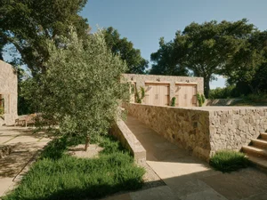 California Hillside Villa: Harmonizing Architecture with Nature Through Spatial Dispersion - image 16