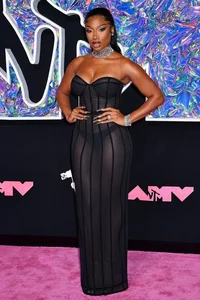 Selena Gomez Shines Bright on the MTV VMAs Red Carpet - image 9