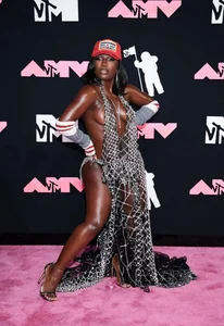 Selena Gomez Shines Bright on the MTV VMAs Red Carpet - image 10