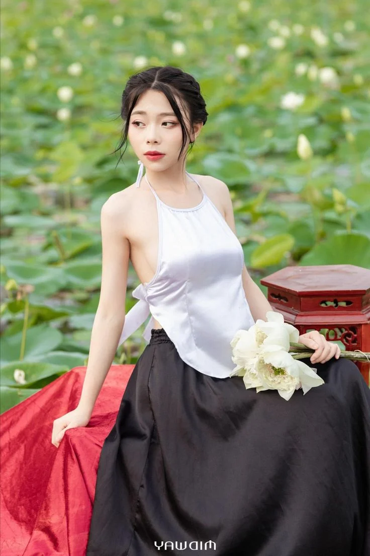Elegant Traditional Vietnamese Ao Yem Portraits: 322+ Gentle and Graceful Photos