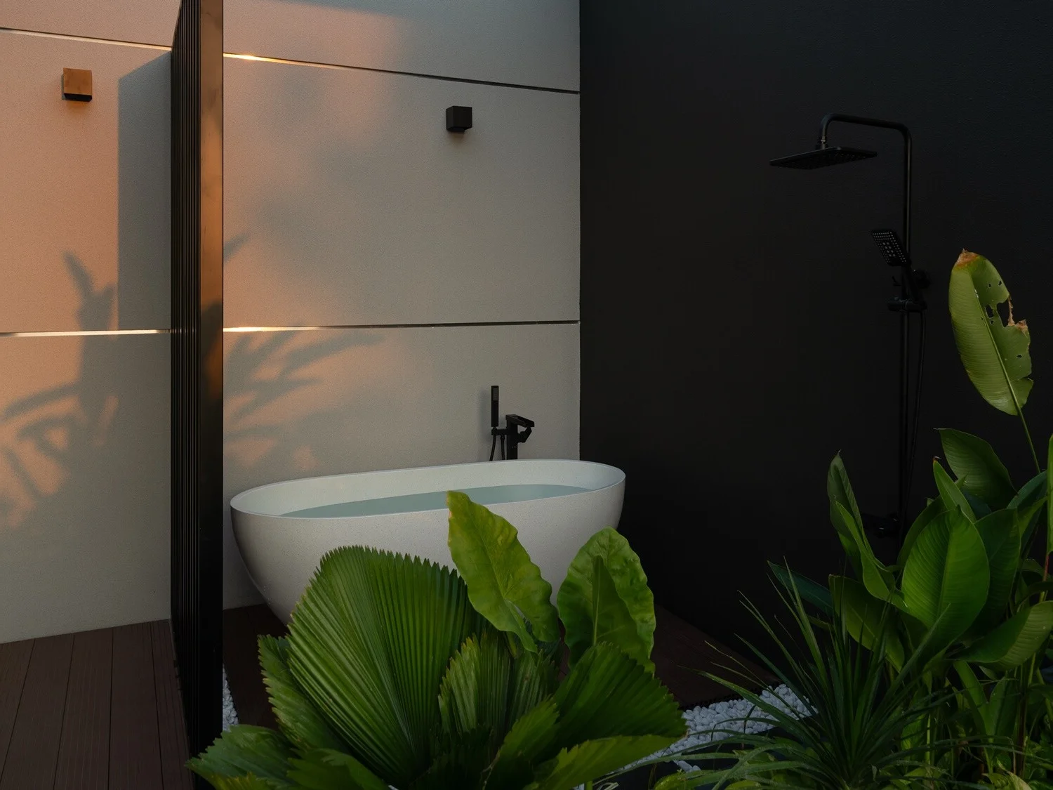 C’s Apartment: Innovative Design for High-End Rental Microclimates