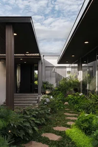 Black House Gia Lai: Embracing Modern Tropical Design and Dark Tones - image 10