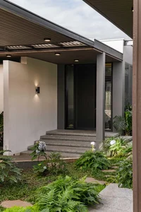 Black House Gia Lai: Embracing Modern Tropical Design and Dark Tones - image 11