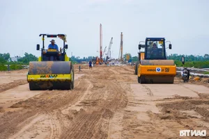 Innovative Sea Sand Logistics for the Can Tho - Ca Mau Expressway Project - image 0