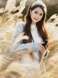 Stunning Vietnamese Bride Captivates Social Media in Beautiful Cross-Border Wedding - image 3