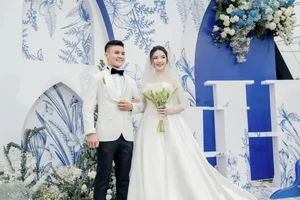 How Quang Hai Handles Drama: A Masterclass in Maintaining Public Composure - image 7