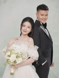 How Quang Hai Handles Drama: A Masterclass in Maintaining Public Composure - image 0