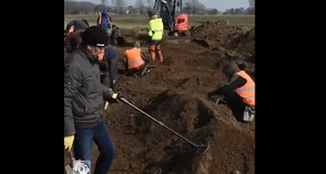 Stranger Finds Mysterious Aluminum Fragment and Discovers Its Shocking Origin - image 0