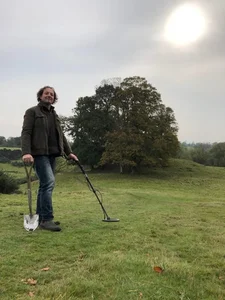 Incredible Discovery: Largest Gold Hoard in UK History Found While Plowing a Field - image 3