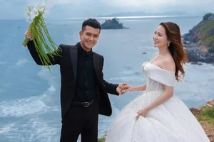 Celebrated Actor Hung Thuan Reveals Romantic Wedding Album and Heartwarming Story of Mother’s Matchmaking - image 7