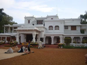 Exploring the World-Famous Historic Quarter Steeped in Indian Cultural Essence - image 8