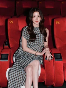 Baifern Pimchanok: 17 Years of Timeless Beauty and Chic U35 Style - image 6