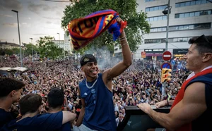 Catalonia Celebrates: FC Barcelona's Historic Triple Trophy Victory Parade - image 13