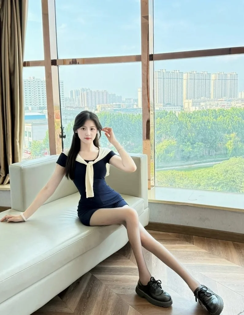 Chic Chinese Fashion Trends 2026: Inspiring Short Skirt Outfits and Photography