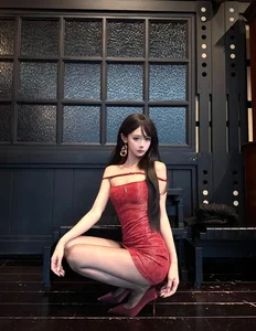 Chic Chinese Fashion Trends 2026: Inspiring Short Skirt Outfits and Photography - image 20