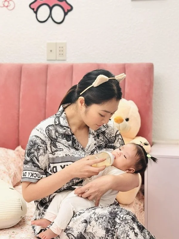Meet the Adorable Daughter of Vietnamese Actress Thanh Truc