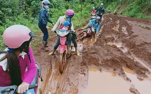 The Inspiring Dedication of Teachers Navigating Difficult Terrain in Remote Mountainous Areas - image 3
