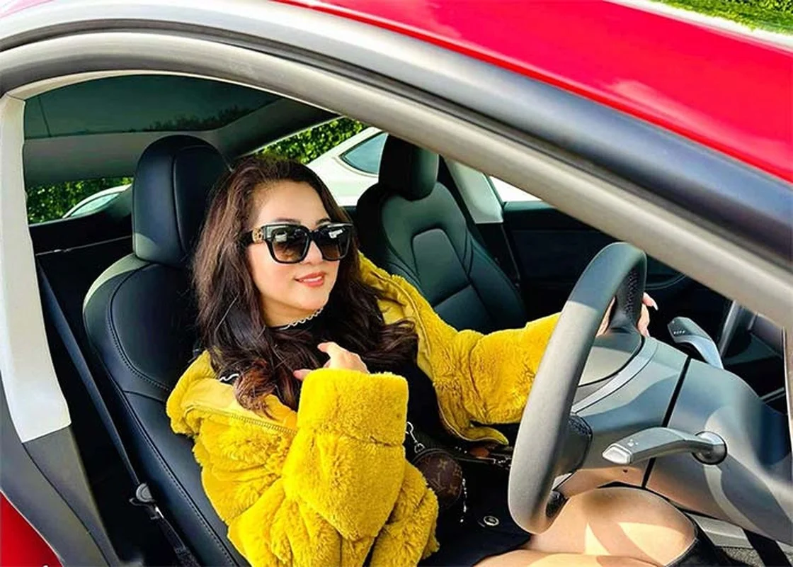 Comedian Thuy Nga Stuns Fans with Gorgeous Photos at Age 47