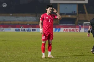 Football Star Dinh Bac: The Truth Behind the 9 Billion VND Transfer Rumors and Recent On-Field Controversies - image 4