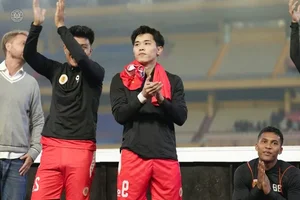 Football Star Dinh Bac: The Truth Behind the 9 Billion VND Transfer Rumors and Recent On-Field Controversies - image 3