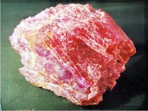 The Mystery of Vietnam's Rare Gemstone That Amazed International Experts - image 3