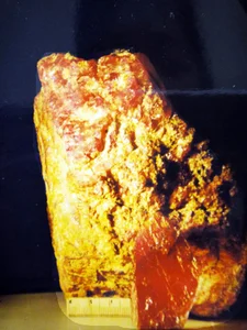 The Mystery of Vietnam's Rare Gemstone That Amazed International Experts - image 1