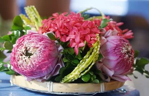 Beautiful and Affordable Traditional Flower Plates for Hanoi's Ghost Festival - image 1