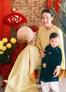 The Serene New Chapter: Exploring Miss Duong My Linh’s Peaceful Life as a Devoted Mother - image 3
