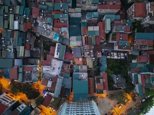 Innovative Architecture: A Sun-Drenched Oasis Deep in Hanoi’s Narrow Alleys - image 3