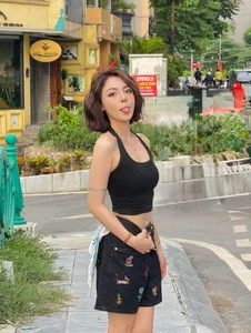 Shooting Star Phi Thanh Thao Goes Viral with Refreshing and Modern New Look - image 0