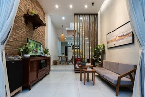 Stunning Saigon Townhouse Renovation: Modern Architecture Meets Urban Living - image 2