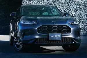 Detailed Look at the 2026 Honda ZR-V e:HEV Hybrid SUV - image 8