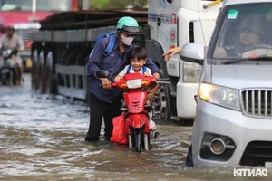 Urban Waterscape: Ho Chi Minh City Navigates Record-Breaking High Tides - image 13