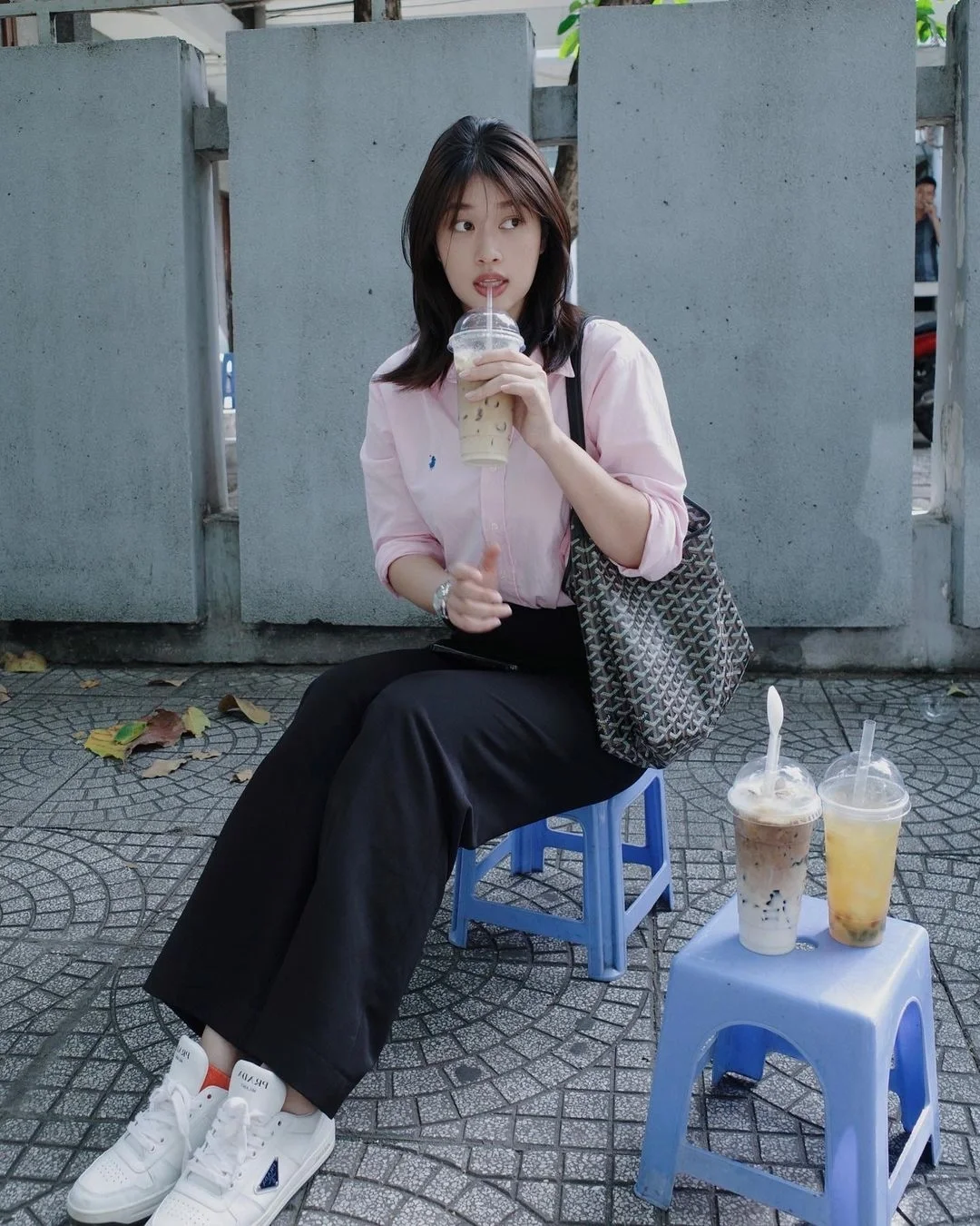Vietnamese Celebrities Embrace the 'Quiet Luxury' Handbag Trend