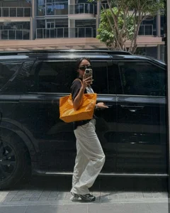 Vietnamese Celebrities Embrace the 'Quiet Luxury' Handbag Trend - image 6