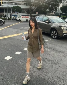 Vietnamese Celebrities Embrace the 'Quiet Luxury' Handbag Trend - image 4
