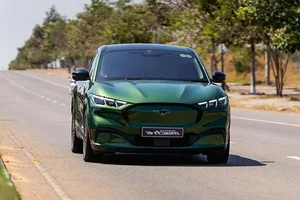 Ford Mustang Mach-E Vietnam: Massive 900 Million VND Price Drop - image 2