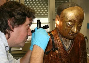 Secrets Revealed: The Fascinating CT Scan of a 1,000-Year-Old Mummified Buddha Statue - image 2