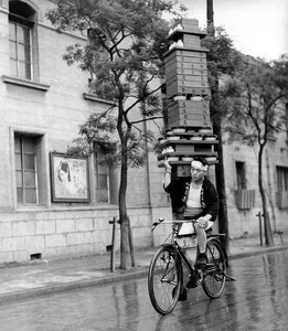 The Most Expensive and Mind-Boggling Historical Photos Ever Taken - image 3