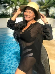 Actress Kieu Trinh Confidently Flaunts Her Curves in Bikini at Age 50 - image 6