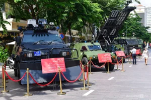 Modern Police Equipment Showcase on Nguyen Hue Walking Street - image 6